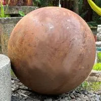 Шар металлический кортен (518919) ∅ 800 мм. Валуйки 
